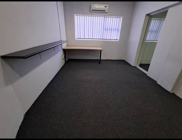 250M² OFFICE TO LET IN THREE RIVERS PROPER